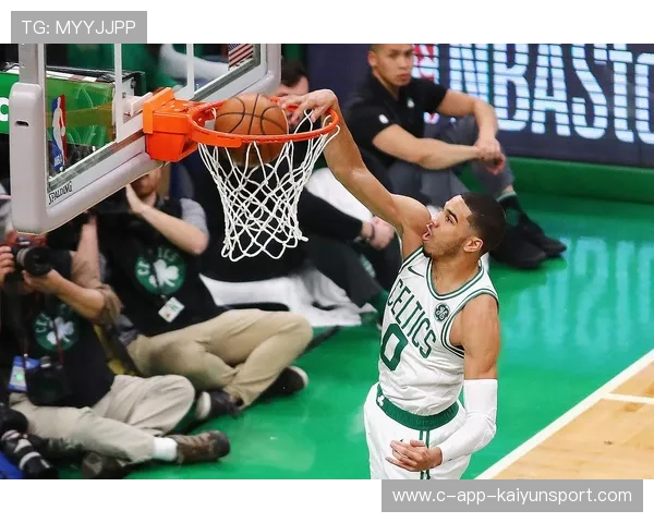 凯尔特人全员发挥，击败猛龙继续连胜